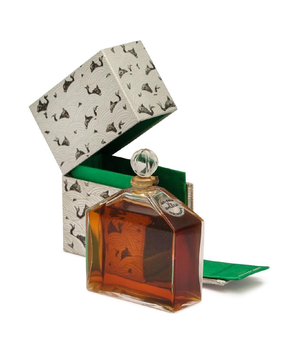 1920 Baccarat Un Peu d'Ambre bottle (1 of 1)