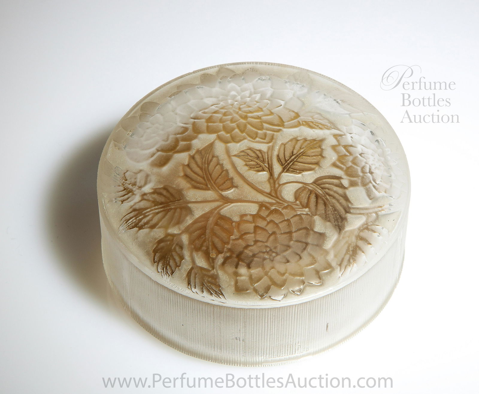 1924 Rene Lalique Meudon powder box, D'Orsay (1 of 3)