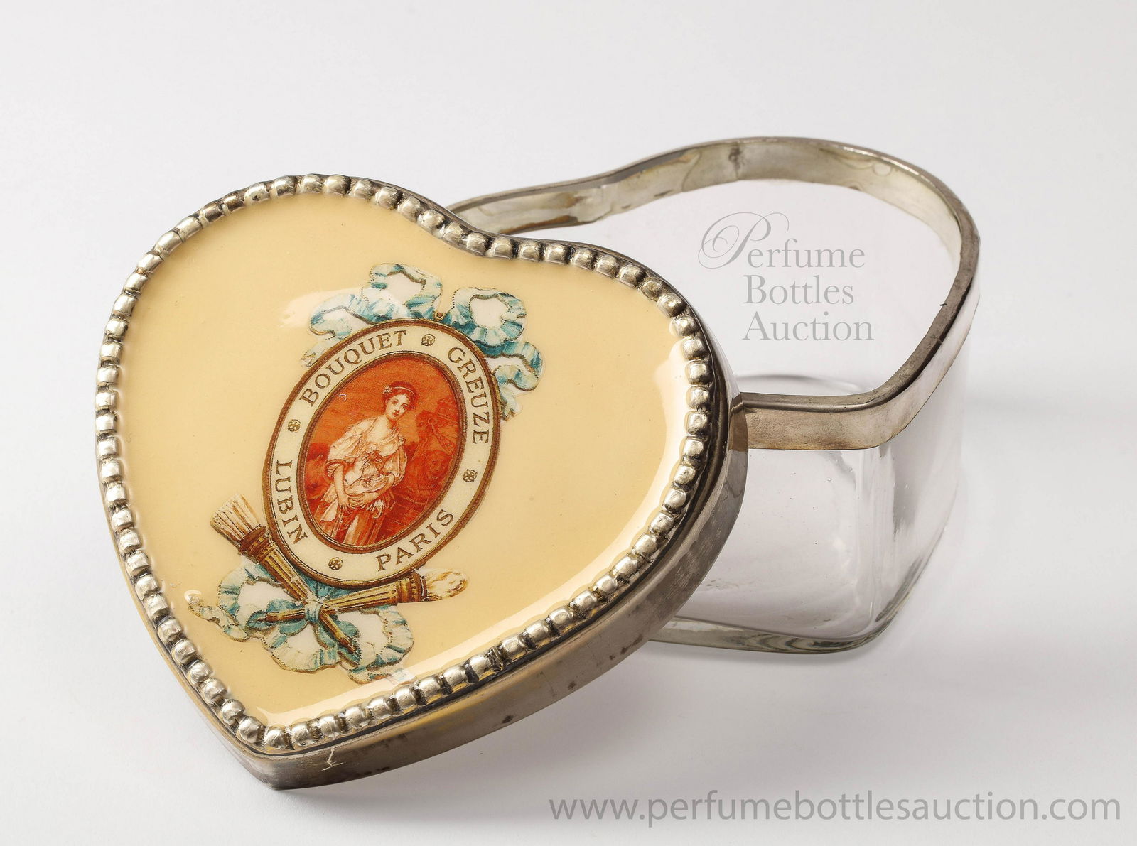 1909 Lubin Bouquet Greuze heart-shaped glass powder box (1 of 2)