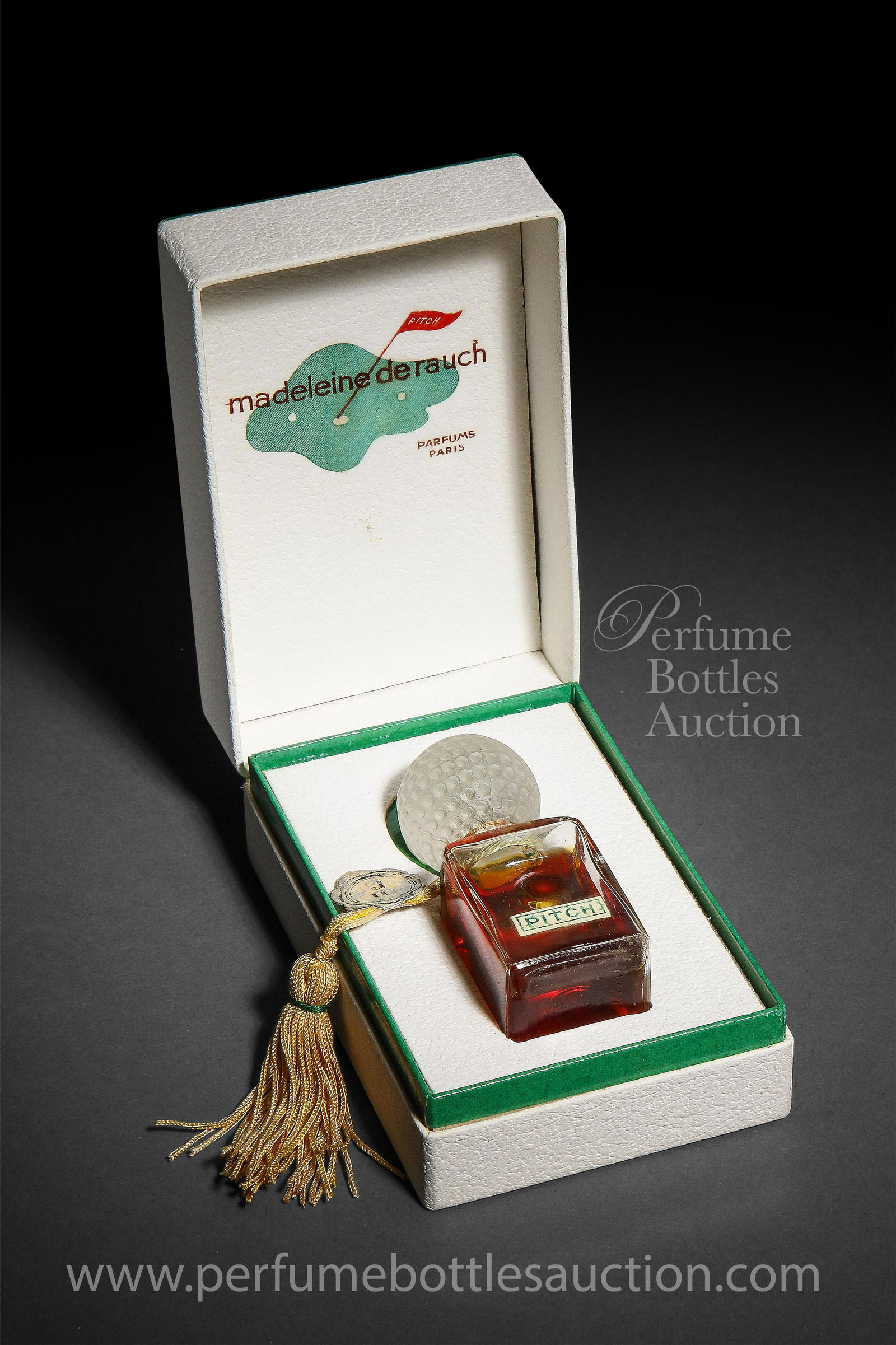 1947 Madeleine de Rauch Pitch perfume presentation (1 of 2)
