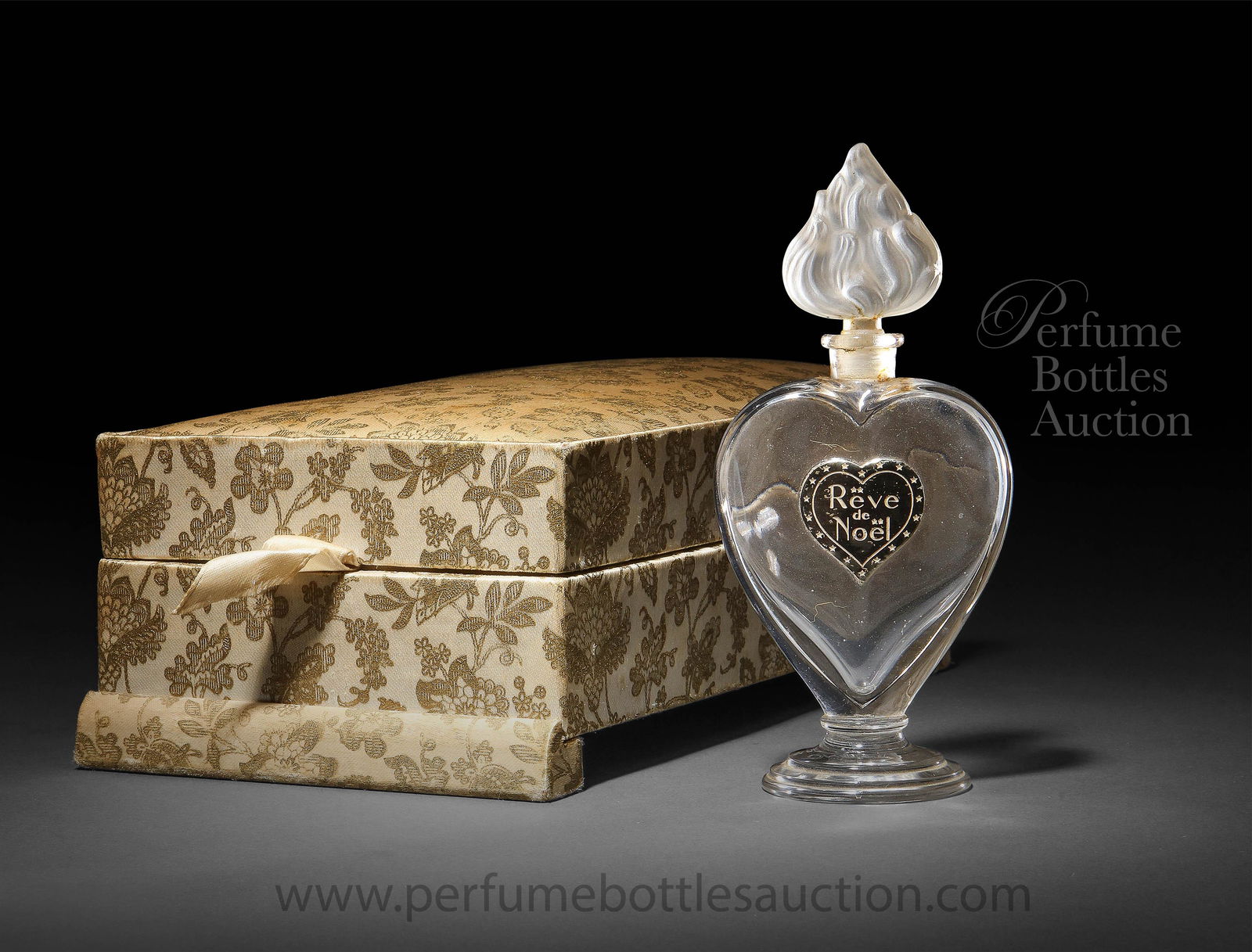 1945 D'Aguila Reve de Noel perfume presentation with music box (1 of 2)