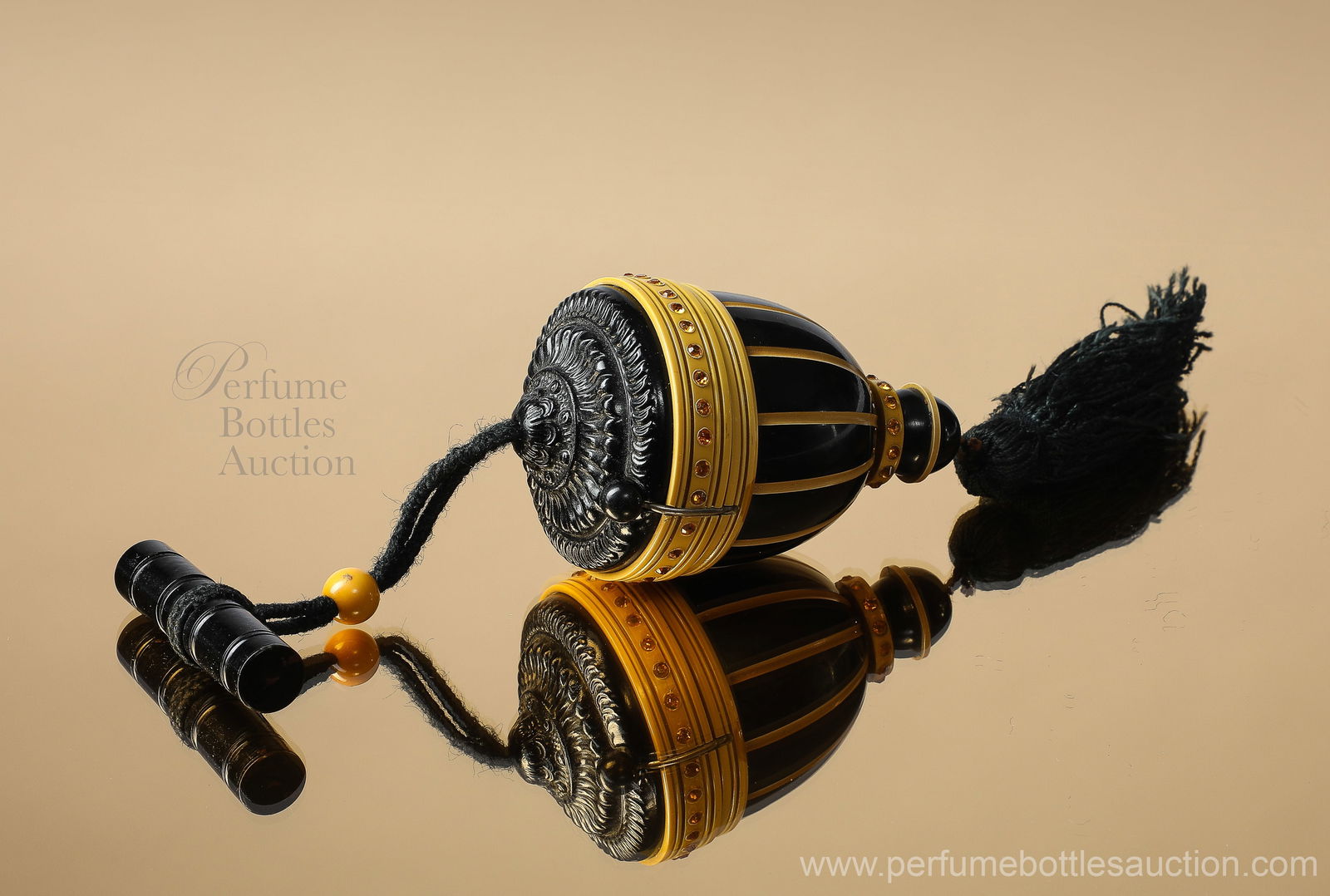 1920s French Art Deco dance purse with jewels, original contents (1 of 4)