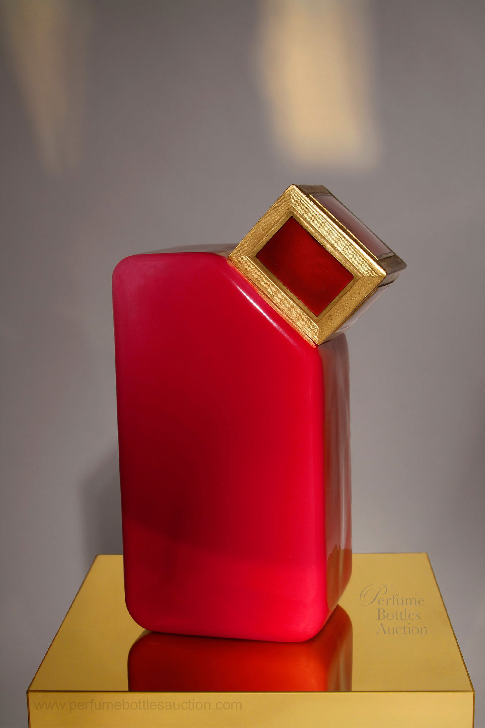 1925 large Baccarat Art Deco perfume bottle for Ybry "Desir du Coeur" in "Ruby" color (1 of 2)