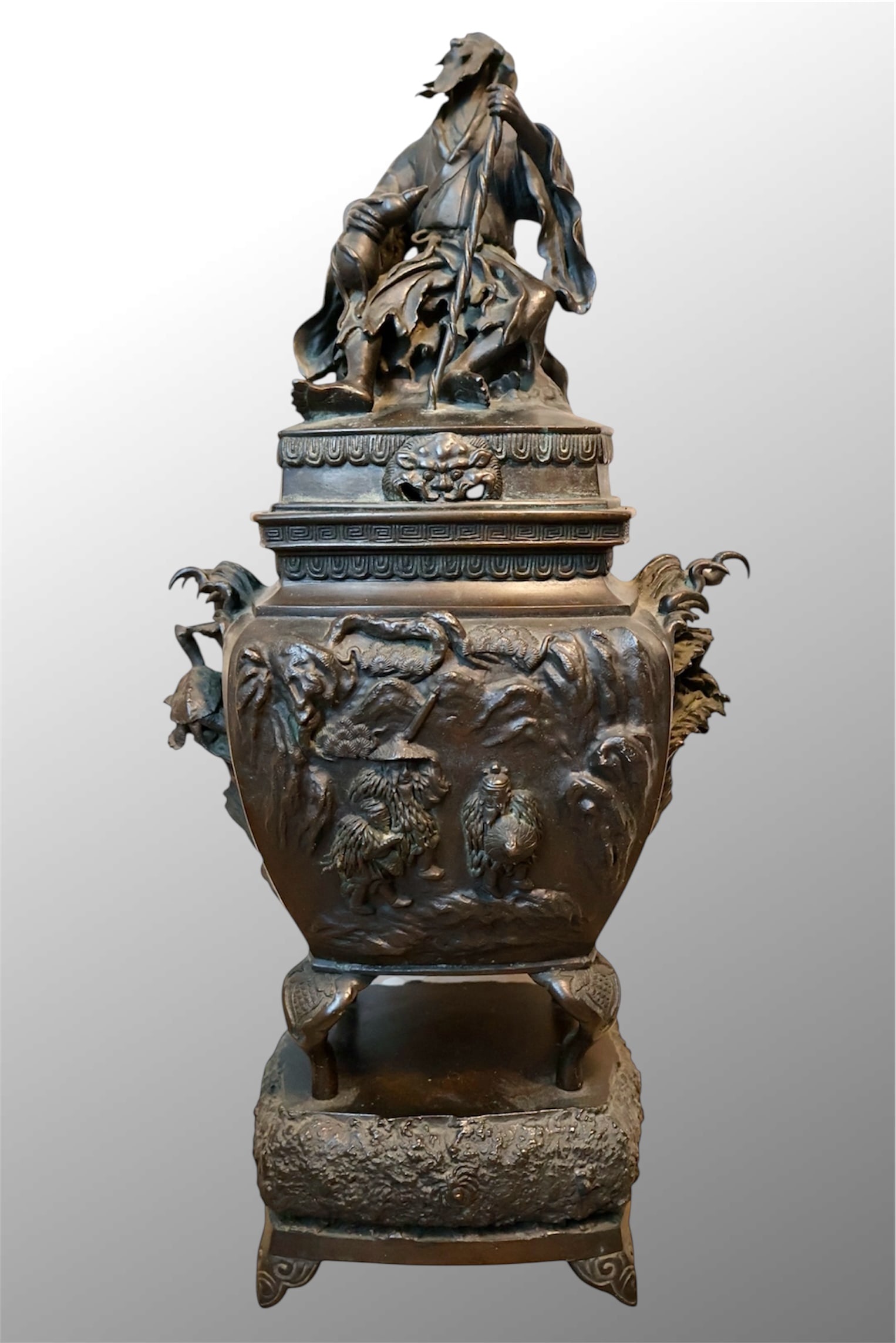 A Very Fine Meiji Period Japanese Bronze Koro (1 of 15)