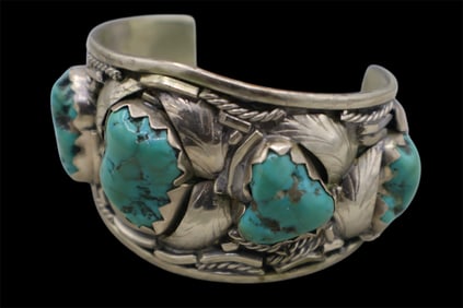 A Vintage Southwestern Style Turquoise Nugget Cuff