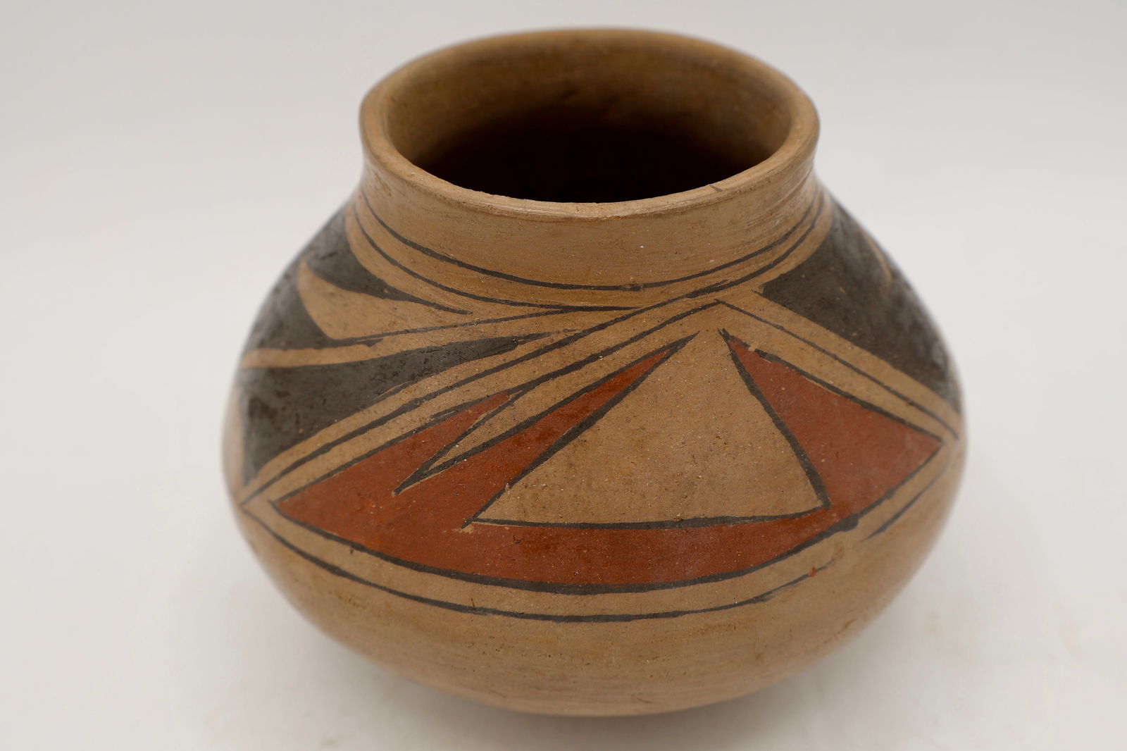 A Mata Ortiz Polychrome Pottery Vessel (1 of 7)