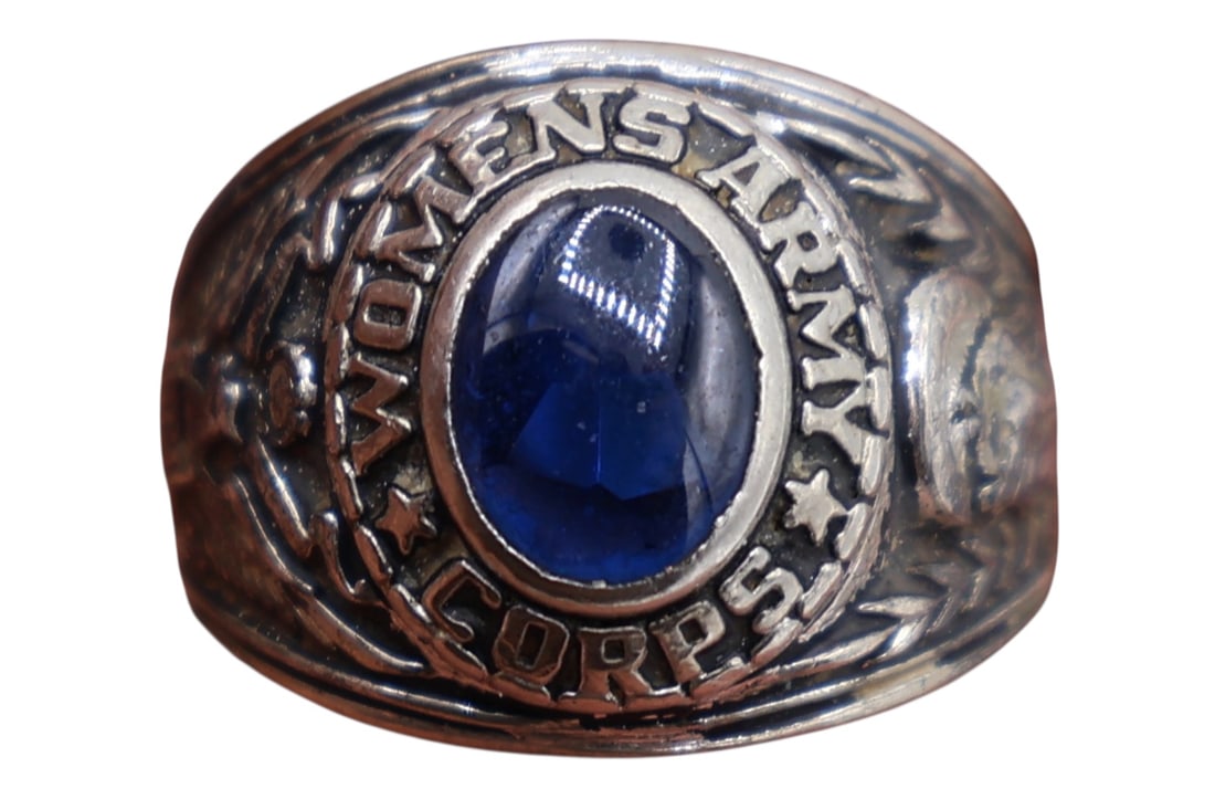 A Sterling Women’s Army Corps Military Class Ring (1 of 6)