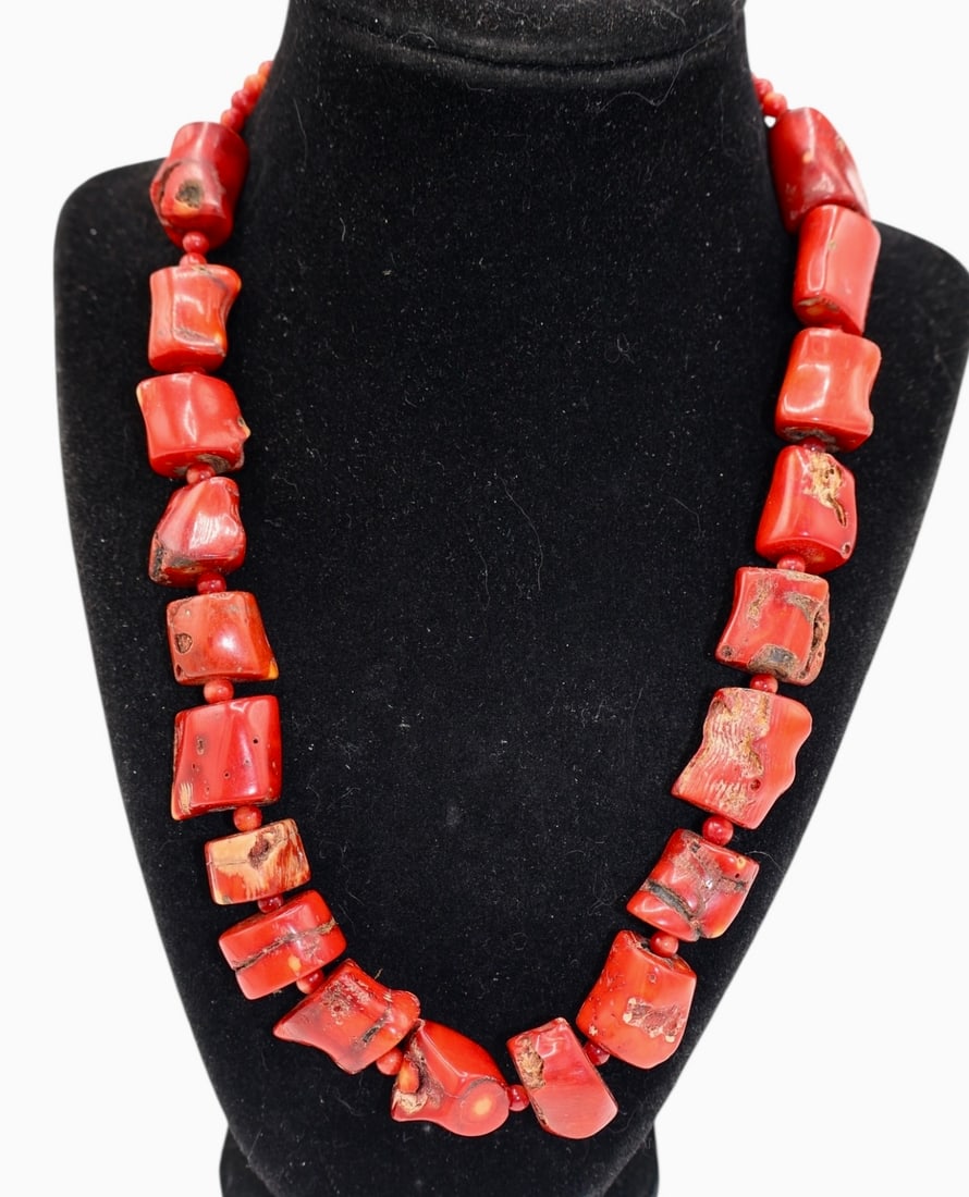 A Vintage Chunky Red Coral Necklace (1 of 4)