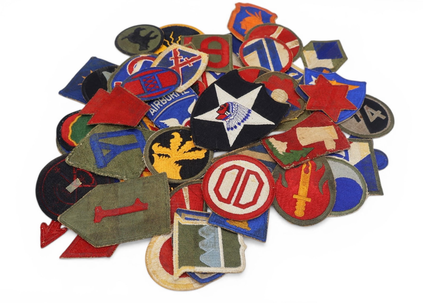 Lot of WWII Military Patches Apx. 50 Total - 1A: Description