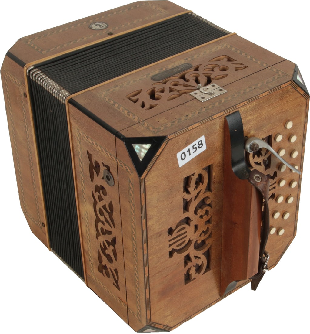 Tanzbar, Wood: Tan wood finish with black bellows, illustrated trim, gold lettering and leather handles. No music roll inside. Made in Germany. Weight 5.5kg. No Visible Damage