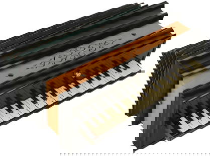 Harmoniflute, 37 keys: 37 ivory keys. Ebony and illustrated tan finish. Unbranded. Keyboard 15.5". Weight 3.9kg. No Visible Damage