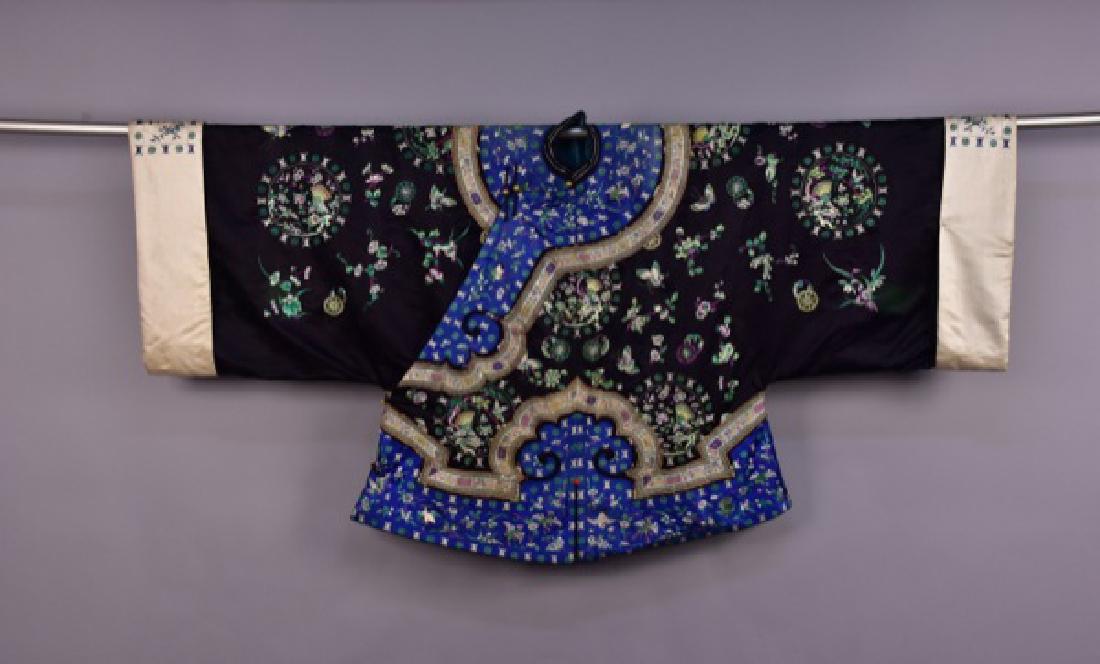 CHINESE SILK EMBROIDERED ROBE, EARLY 20th C (1 of 6)
