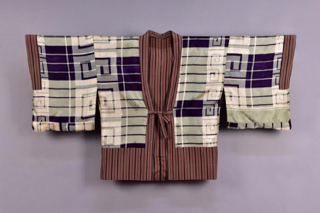 PRINTED SILK KIMONO JACKET, EARLY 20th C (1 of 4)
