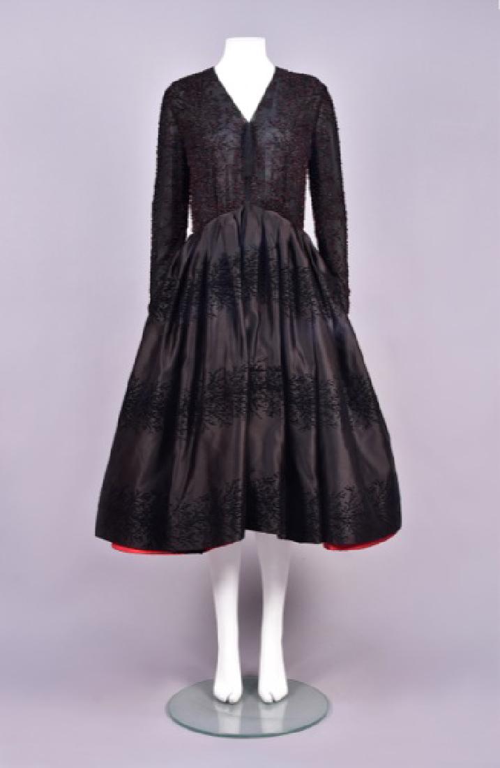 VALENTINO COUTURE BEADED SILK EVENING DRESS. (1 of 4)