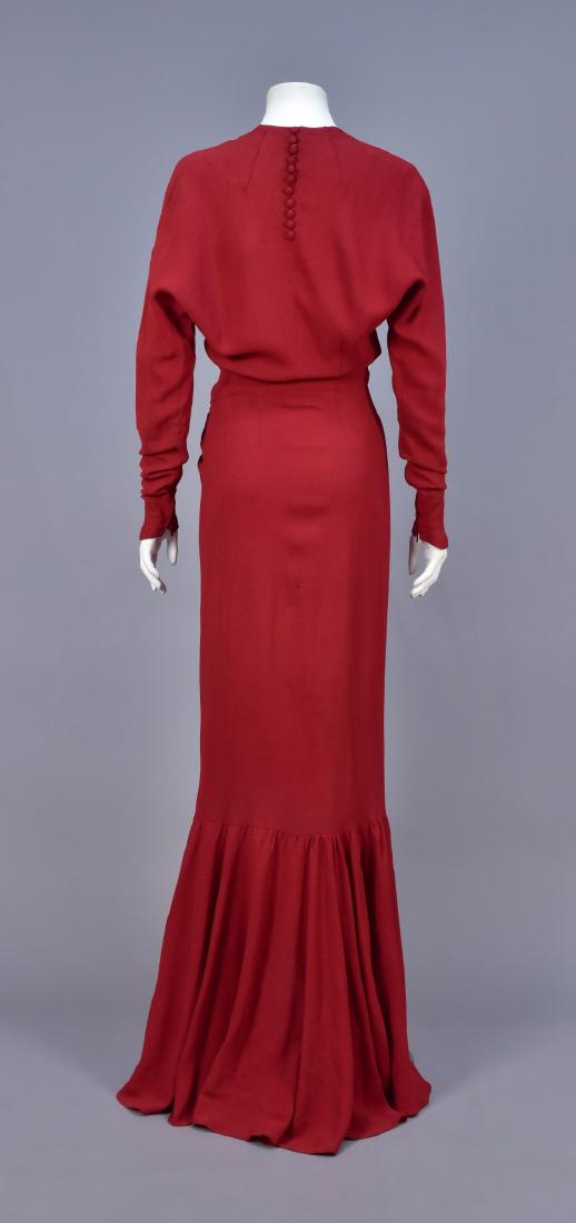 JACQUES FATH TRAINED CREPE EVENING GOWN, 1949. (1 of 4)