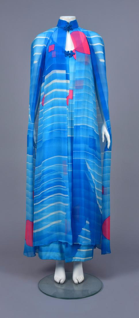 JAPANESE PRINTED SILK GOWN and COAT (1 of 6)