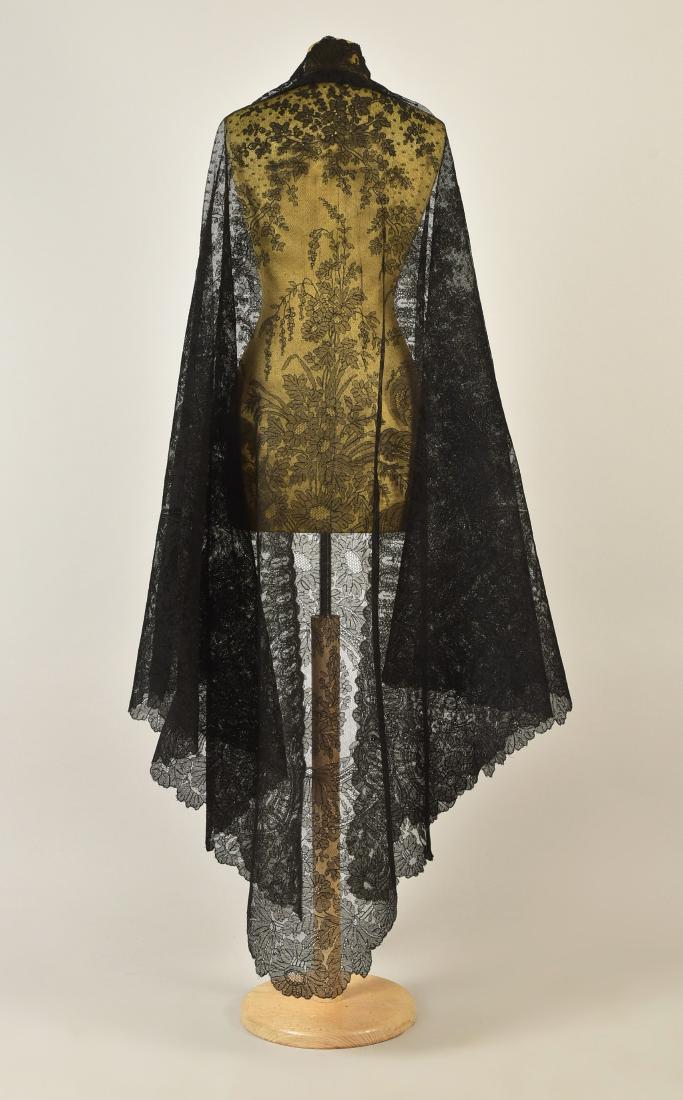 LARGE CHANTILLY LACE SHAWL, 1860s (1 of 3)