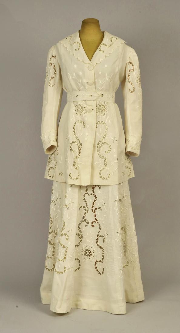 CUTWORK LINEN WALKING SUIT, 1912 (1 of 4)