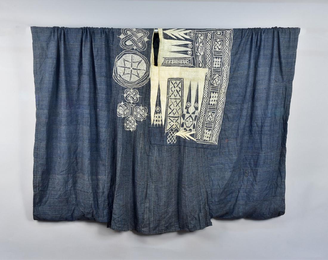 NIGERIAN EMBROIDERED ROBE, 20th C (1 of 5)
