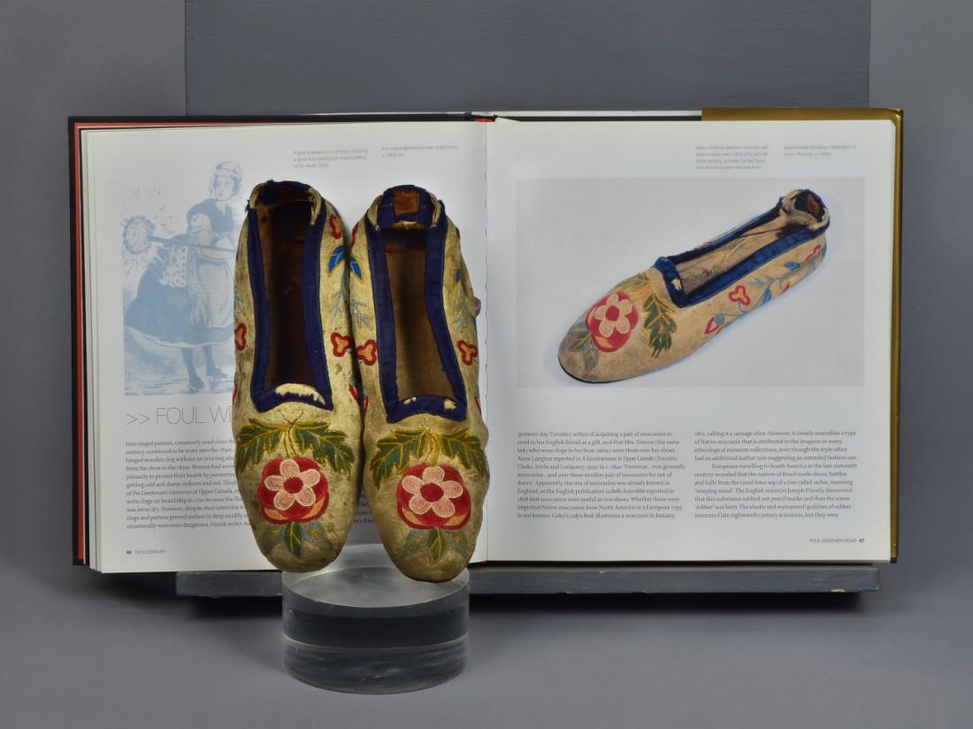NATIVE AMERICAN EMBROIDERED HIDE MOCCASINS, 1820s (1 of 4)