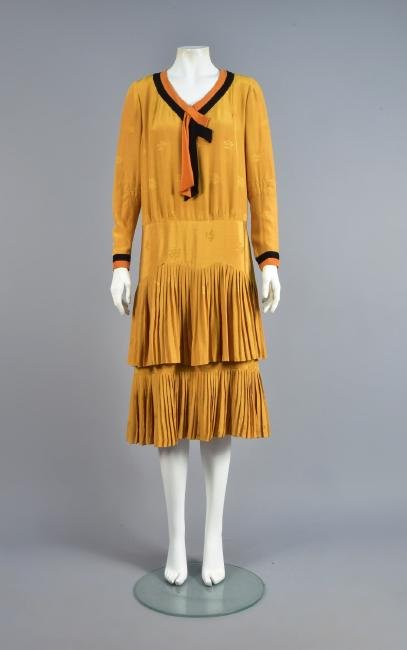 FIGURED  SILK DAY DRESS, 1920s (1 of 4)