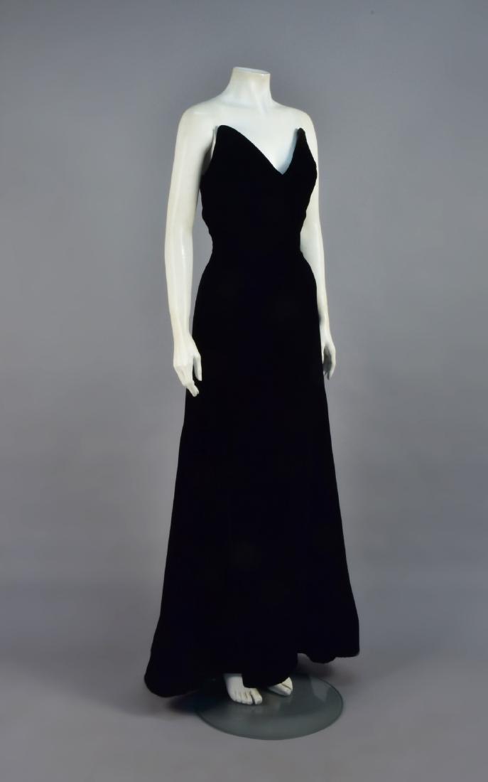 THIERRY MUGLER STRAPLESS VELVET EVENING GOWN, 1980s (1 of 4)
