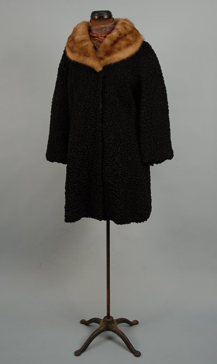 SCHIAPARELLI PERSIAN LAMB COAT with MINK COLLAR, M: SCHIAPARELLI PERSIAN LAMB COAT with MINK COLLAR, MID 2Oth C Short black coat with brown mink shawl collar, lined in Schiaparelli signature silk. Excellent.