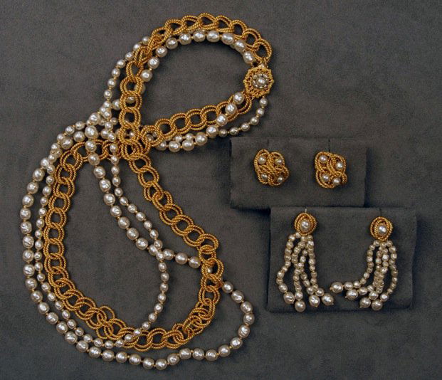 MIRIAM HASKELL NECKLACE and EARRING SET.: Heavy double link gilt rope chain with double strand of pearls, having two pair matching ear clips. Signed. Necklace 16 inches. Excellent.