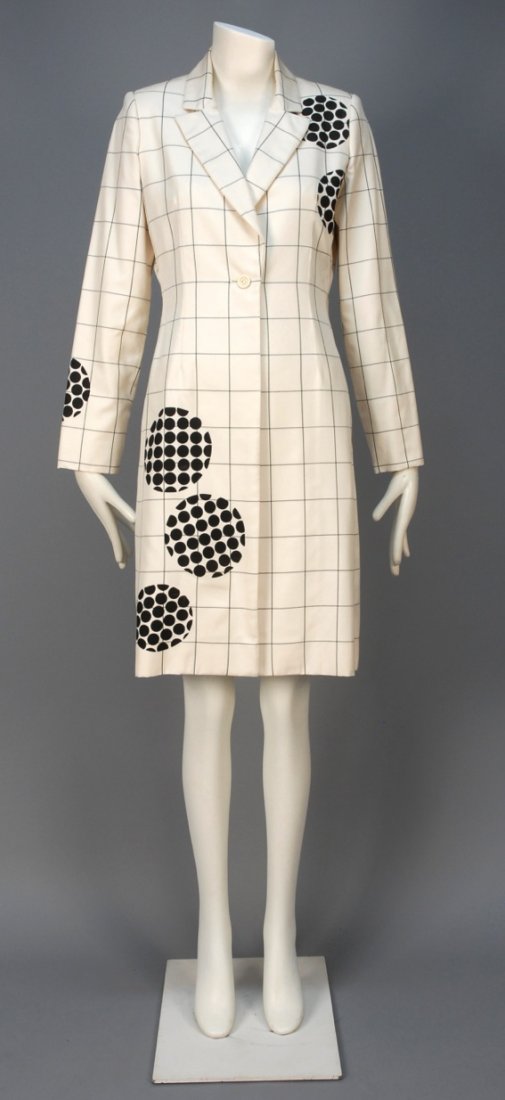 BILL BLASS PRINTED TWILL SUMMER COAT, 1980s.: Cream cotton blend with black windowpane and scattered circles having large dots. Labeled. B-36, Sh-15, Slv-24, W-30, L-39. Excellent.