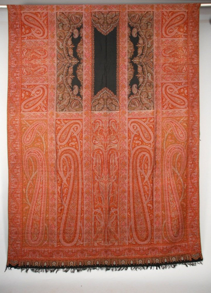 WOOL PAISLEY LONG SHAWL, 19th C. Interesting design in (1 of 3)