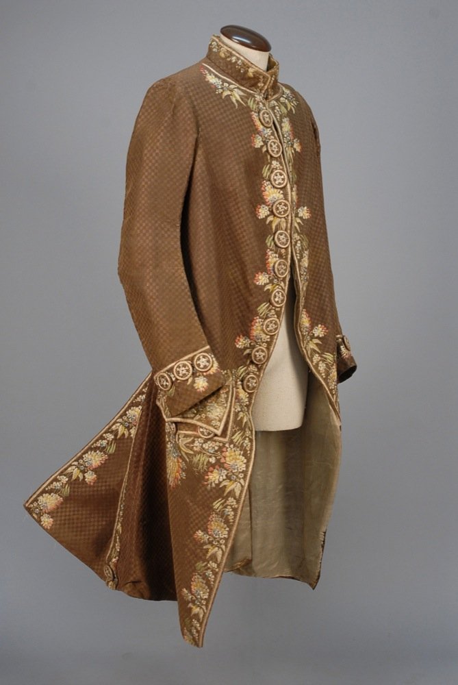 GENTS EMBROIDERED FORMAL COAT, 1775 - 1800. Brown uncut (1 of 5)