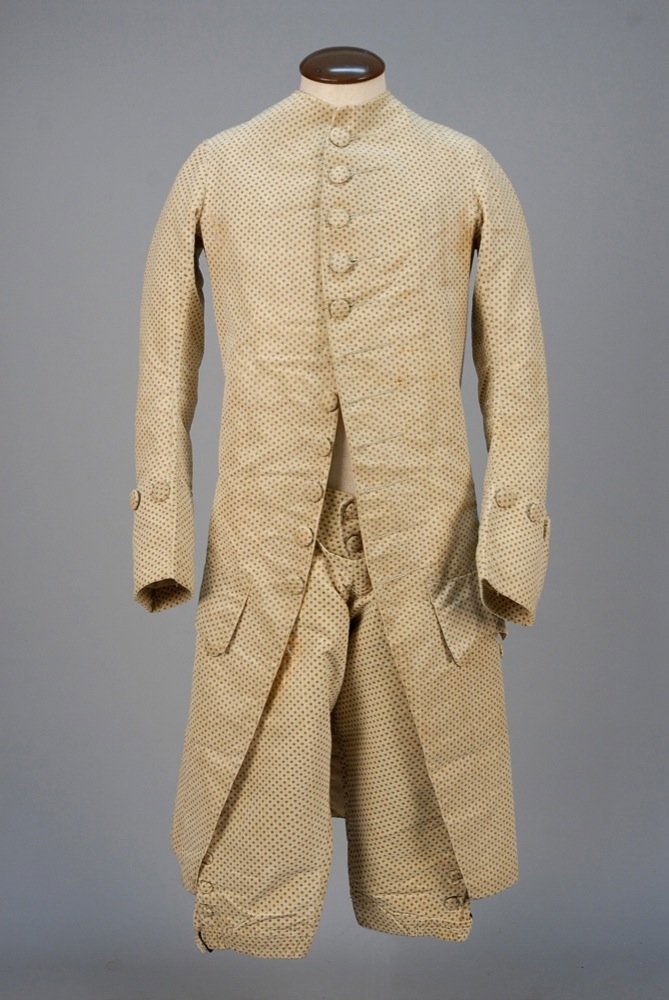 GENTS ENGLISH PRINTED VELVET TWO-PIECE SUIT, 1770s. (1 of 6)