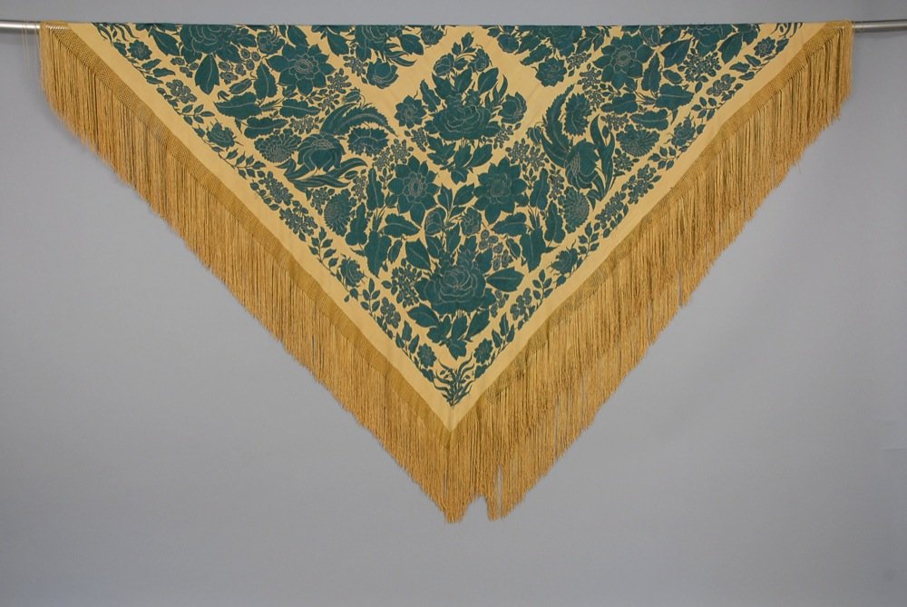 CHINESE EXPORT EMBROIDERED SHAWL, 1920s. Double sided (1 of 2)