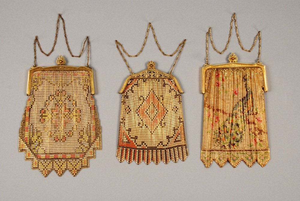 THREE WHITING and DAVIS PAINTED MESH BAGS, EARLY 20th (1 of 5)