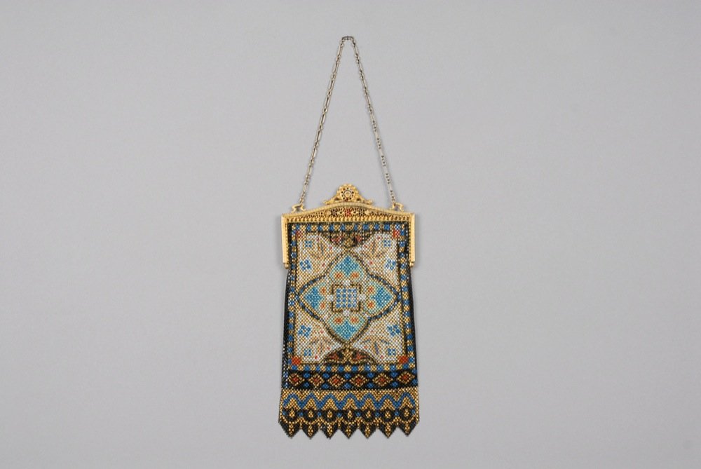 MANDALIAN ART DECO MESH PURSE. Oriental carpet pattern (1 of 3)