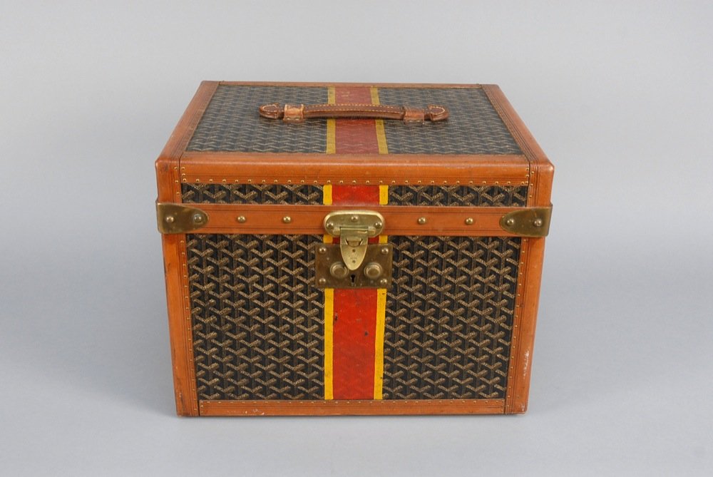 GOYARD LEATHER TRIMMED CANVAS HAT CASE, 1920s - 1930s. (1 of 10)
