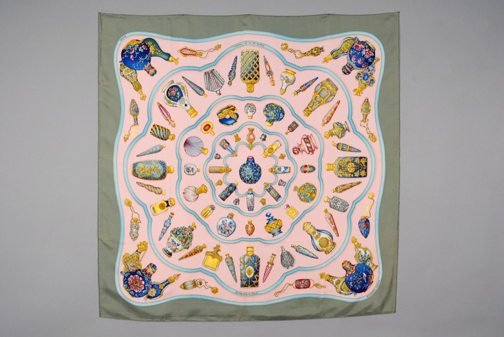 HERMES QU'IMPORTE le FLACONS SCARF, ISSUE DATE 1988. (1 of 3)