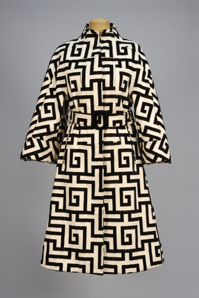 CHADO RALPH RUCCI CUT VELVET GREEK KEY COAT. Black (1 of 4)