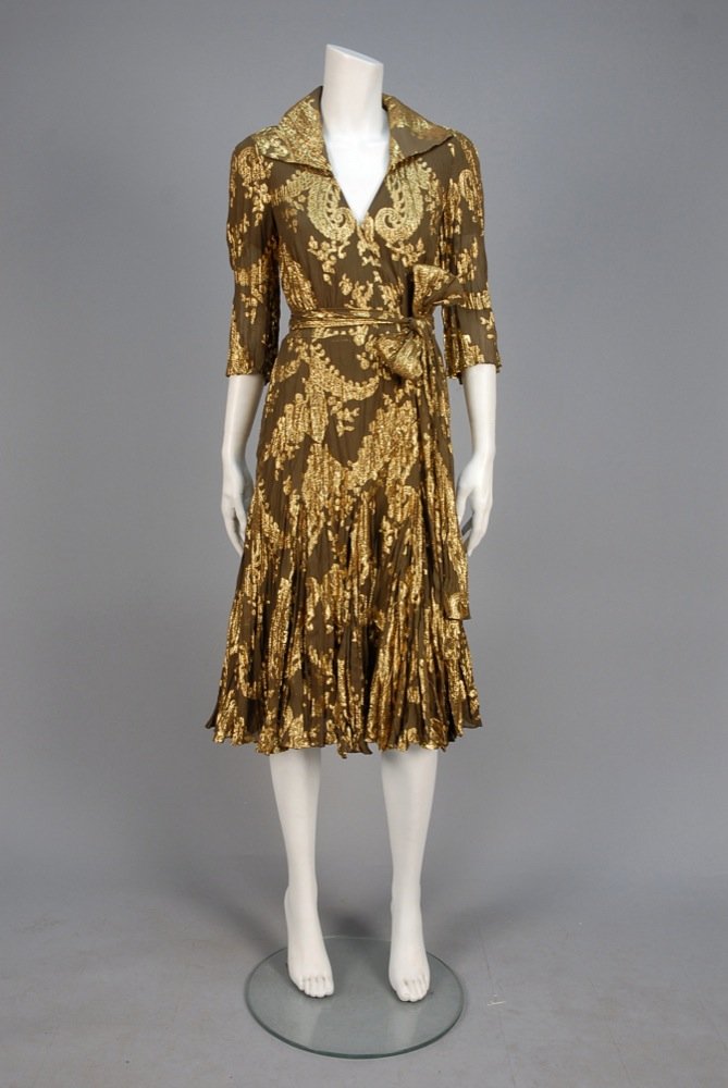 DIANE von FURSTENBERG METALLIC BROCADE WRAP STYLE (1 of 3)