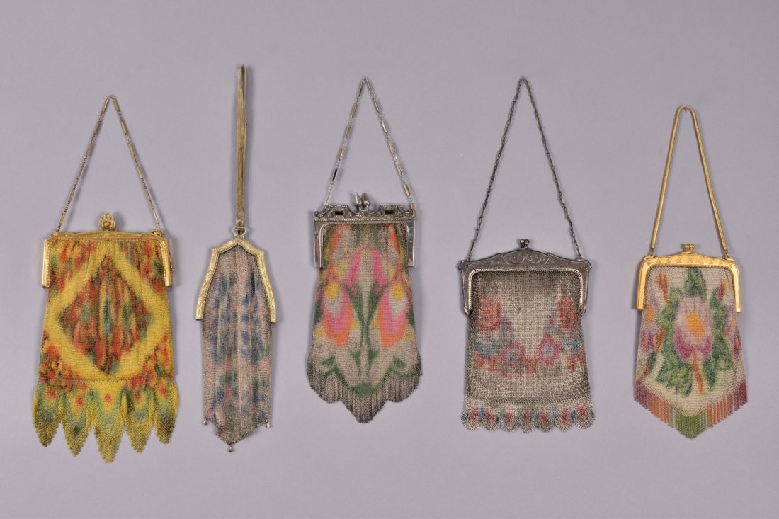 FIVE WHITING and DAVIS PAINTED MESH PURSES, EARLY 20th (1 of 3)