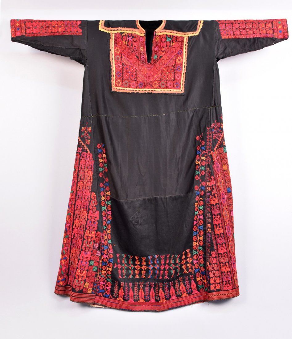 PALESTINIAN EMBROIDERED CAFTAN, MID 20th C. (1 of 4)