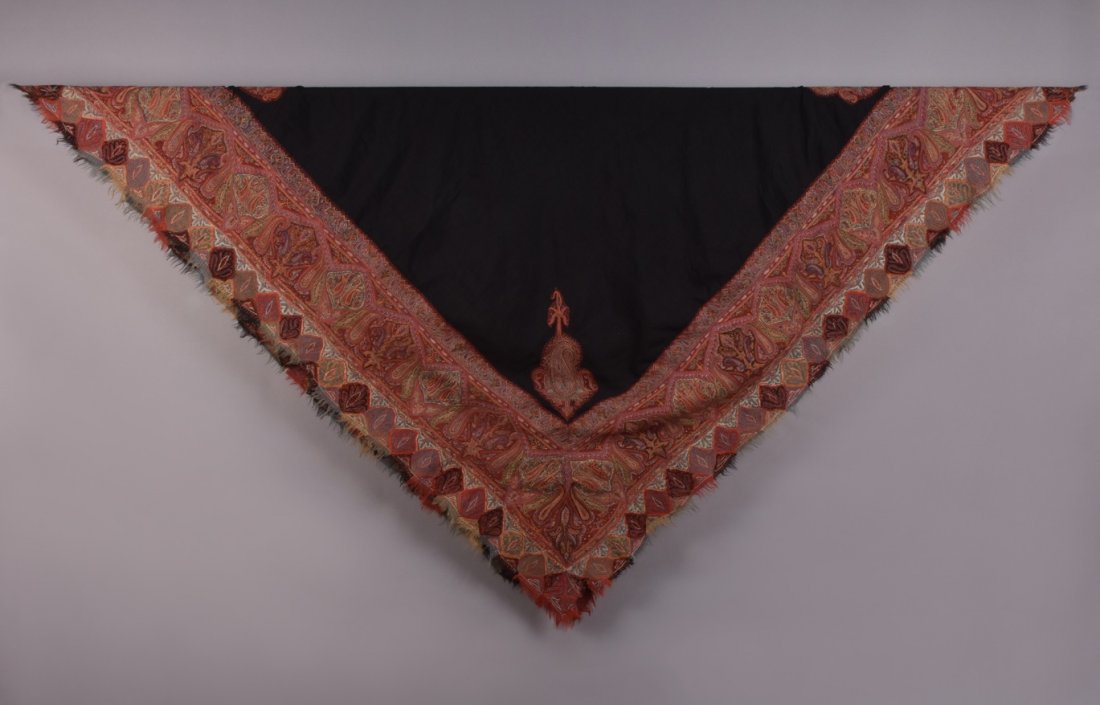 HANDMADE WOOL PAISLEY SHAWL, 19th C (1 of 3)