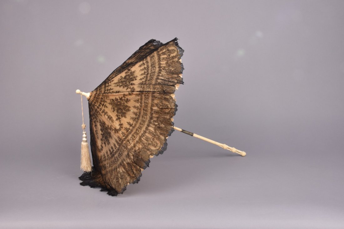 LACE CARRIAGE PARASOL with CARVED IVORY HANDLE, 19th C (1 of 3)