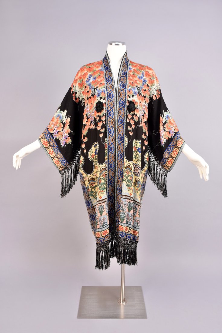 JAPANESE EXPORT PRINTED SILK ROBE, 1930s - 1940s. (1 of 3)
