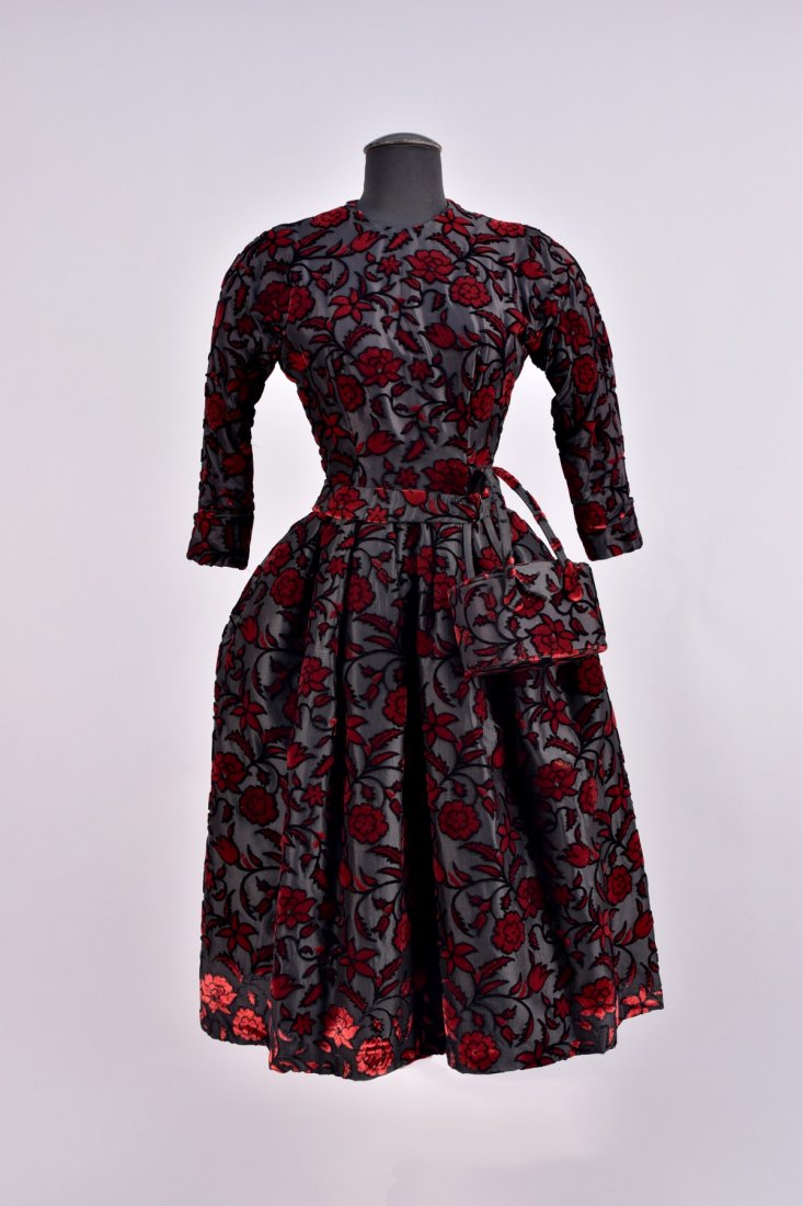 BONWIT TELLER CUSTOM VELVET DRESS and PURSE, 1950s (1 of 4)
