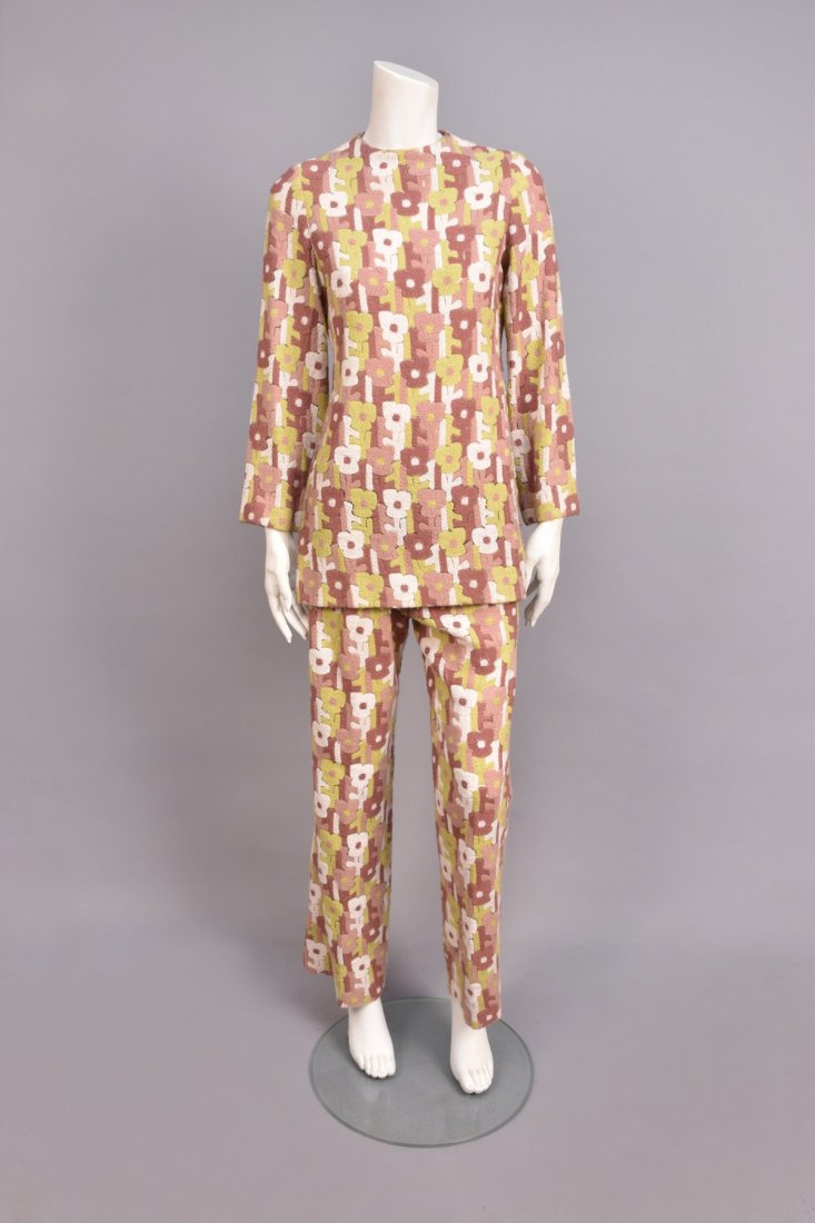 PIERRE CARDIN NOVELTY WEAVE WOOL PANTSUIT, 1960s. (1 of 3)