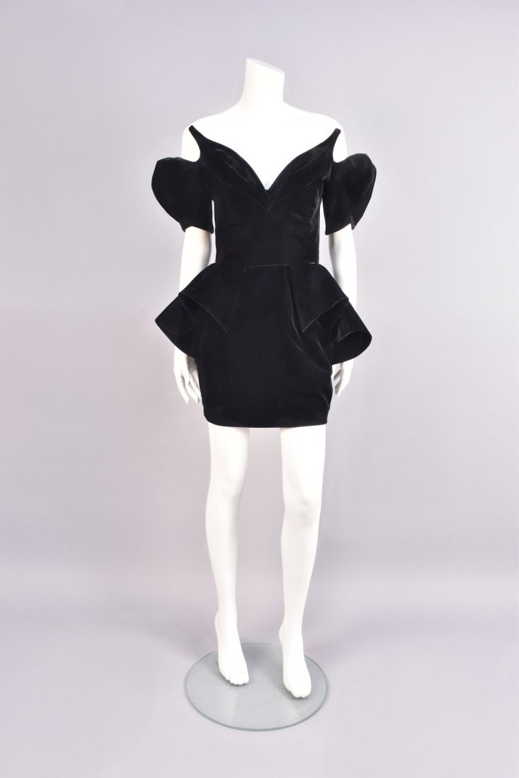 THIERRY MUGLER VELVET COCKTAIL DRESS, 1980s. (1 of 4)