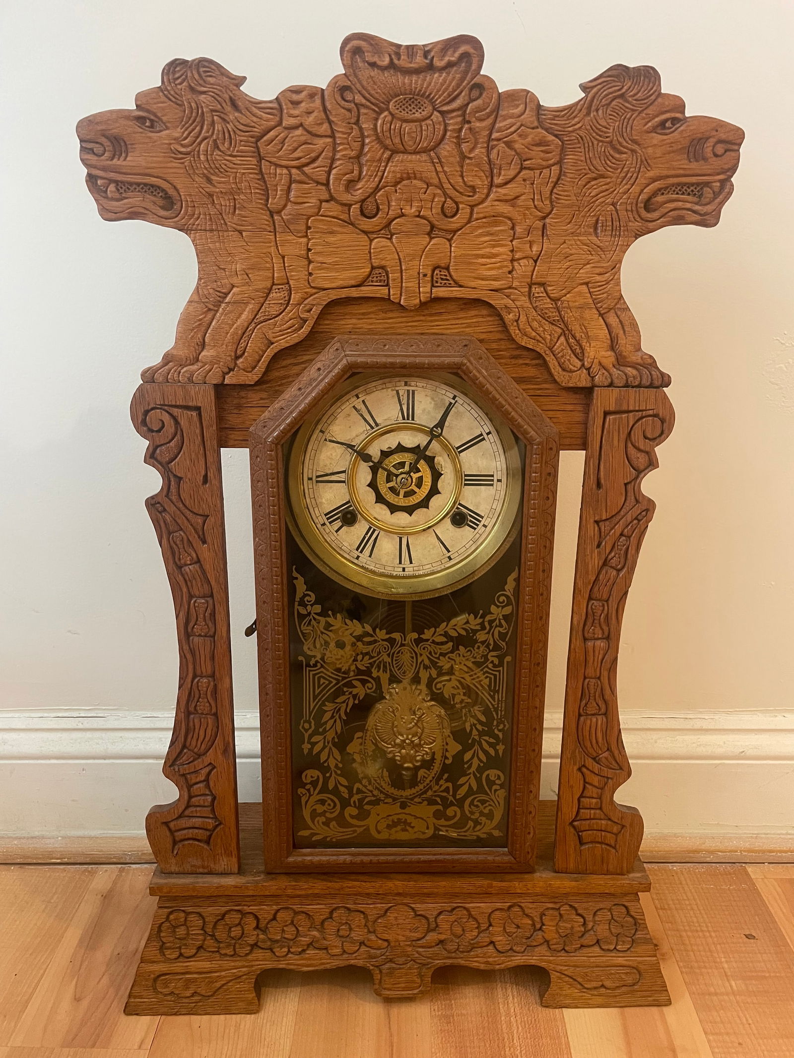 Waterbury Clock Co. Antique Lion Carved Oak Gingerbread Kitchen Clock W/ Manual Winding Key