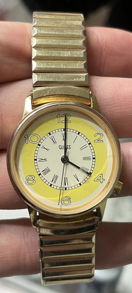 1986 GUESS Vintage Watch Collection Yellow Gold Tone Stretch Band Needs Battery (1 of 3)