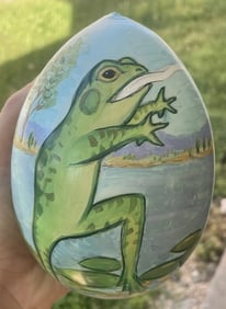 Vintage 1993 Artist Hartnett Original Oil Painting On An Egg Frog Chasing Fly